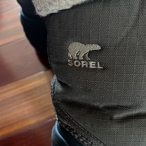 Sorel size 8.5 insulate boots